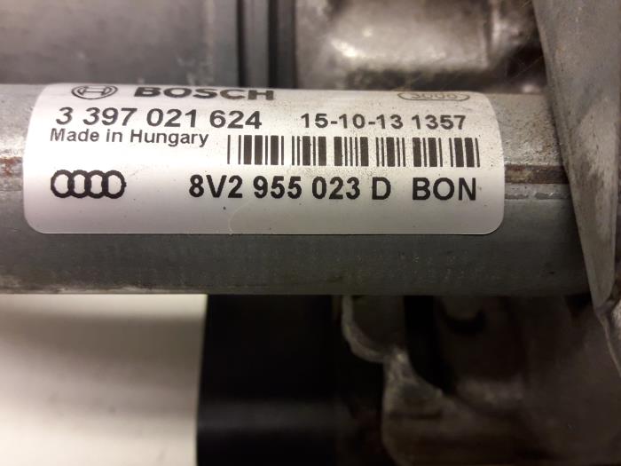 Silnik i mechanizm wycieraczki z Audi A3 Sportback (8VA/8VF) 1.6 TDI Ultra 16V 2016
