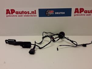 Usados Mazo de cables Audi A3 Sportback (8VA/8VF) 1.6 TDI Ultra 16V Precio € 65,00 Norma de margen ofrecido por AP Autos