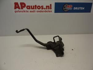 Usagé Mécanique de verrouillage capot Audi A4 Prix € 14,99 Règlement à la marge proposé par AP Autos