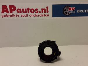 Usados Muelle de reloj airbag Audi A3 (8L1) 1.6 Precio € 35,00 Norma de margen ofrecido por AP Autos