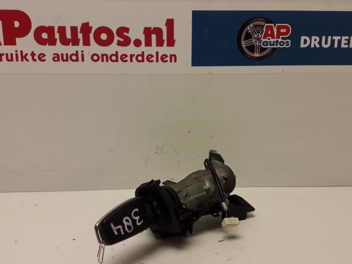 Ignition lock + key from a Audi A1 Sportback (8XA/8XF) 1.4 TFSI Cylinder on demand 16V 2014