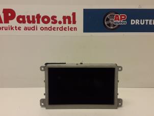Używane Wyswietlacz nawigacji Audi A6 Avant Quattro (C6) 3.0 TDI V6 24V Cena € 100,00 Procedura marży oferowane przez AP Autos