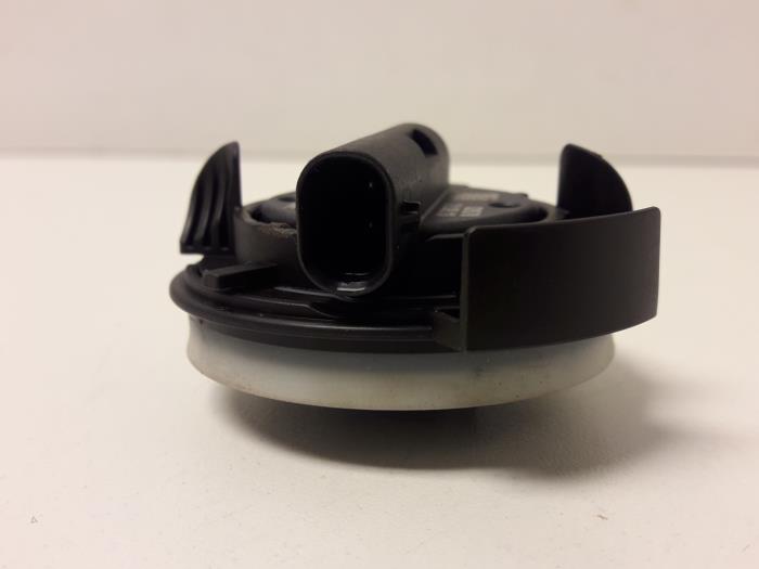 Airbag sensor from a Audi A3 Limousine (8VS/8VM) 1.4 TFSI 16V 2015