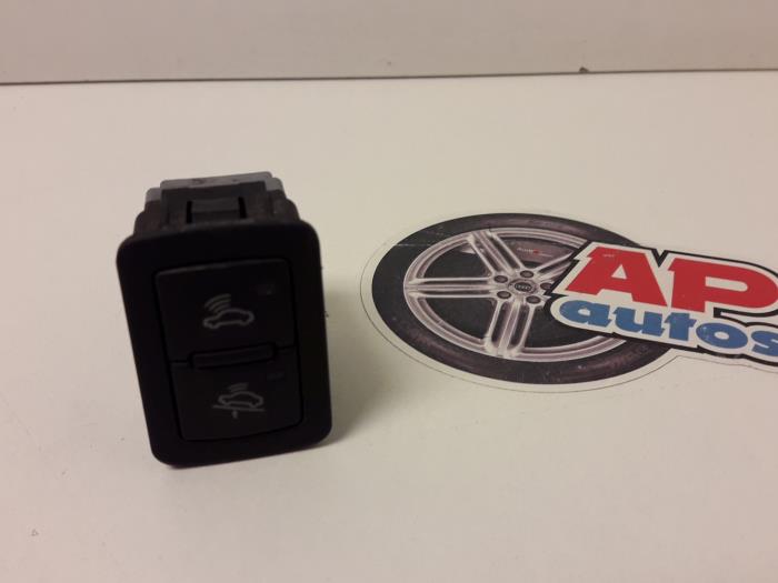Usados Interruptor Audi A3 (8P1) 1.6 Precio € 40,00 Norma de margen ofrecido por AP Auto's
