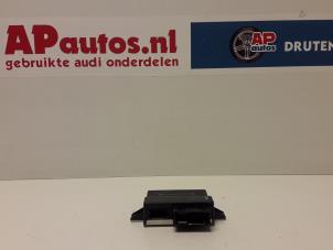 Usados Ordenadores de control de crucero Audi A6 Avant Quattro (C6) 3.0 TDI V6 24V Precio € 49,99 Norma de margen ofrecido por AP Autos
