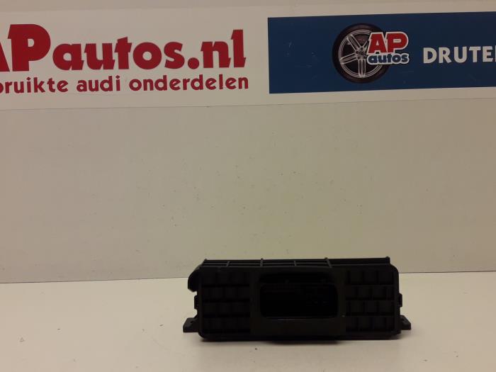 Używane Komputer pokladowy Audi A6 Avant Quattro (C6) 3.2 V6 24V FSI Cena € 19,99 Procedura marży oferowane przez AP Auto's