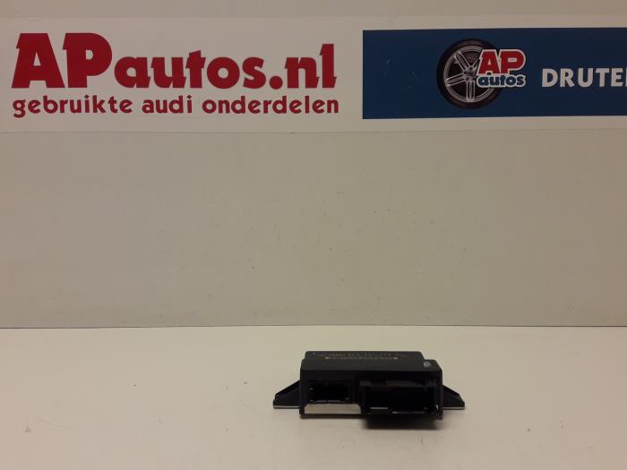 Usados Módulo Gateway Audi A8 (D3) 3.7 V8 40V Quattro Precio € 19,99 Norma de margen ofrecido por AP Auto's