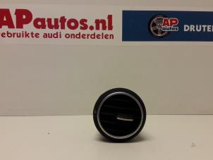 Usagé Grille aération tableau de bord Audi A3 (8P1) 1.6 Prix € 35,00 Règlement à la marge proposé par AP Autos