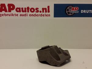Usagé Support boîte de vitesse Audi A6 Avant Quattro (C6) 3.0 TDI V6 24V Prix € 19,99 Règlement à la marge proposé par AP Autos