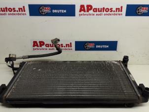 Usados Radiador Audi A3 Sportback (8PA) 1.6 Precio € 24,99 Norma de margen ofrecido por AP Autos