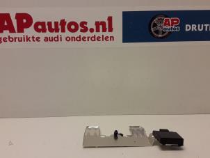 Używane Antena GPS Audi A1 Sportback (8XA/8XF) 1.2 TFSI Cena € 25,00 Procedura marży oferowane przez AP Autos