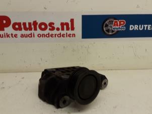 Used Alternator lower bracket Audi Q7 (4LB) 3.0 TDI V6 24V Price € 25,00 Margin scheme offered by AP Autos