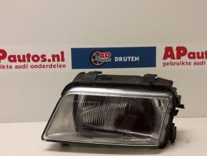 Używane Reflektor lewy Audi A4 (B5) 1.6 Cena € 50,00 Procedura marży oferowane przez AP Autos