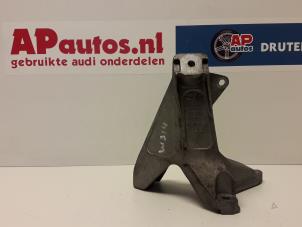 Usagé Support moteur Audi A4 Avant (B7) 2.0 20V Prix € 19,99 Règlement à la marge proposé par AP Autos