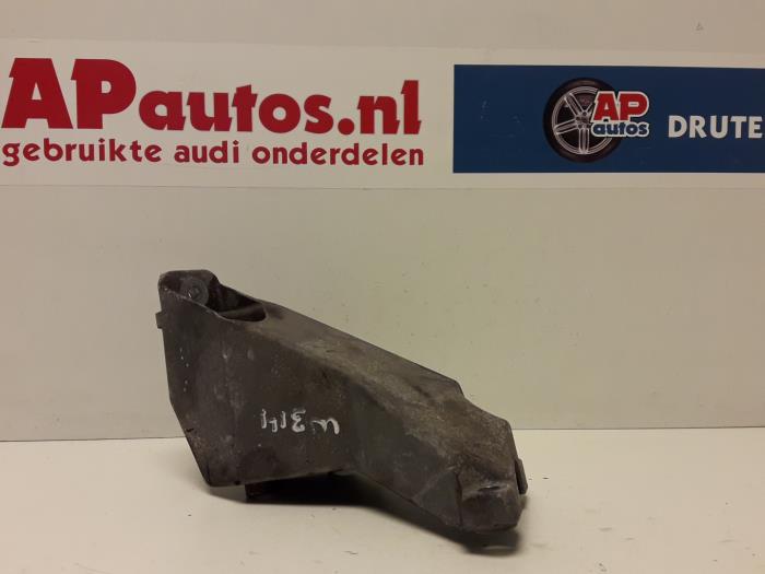 Engine mount from a Audi A4 Avant (B7) 2.0 20V 2006