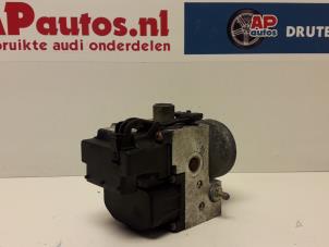 Używane Pompa ABS Audi A4 (B5) 1.6 Cena € 50,00 Procedura marży oferowane przez AP Autos