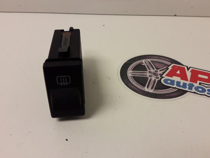 Rear window heating switch from a Audi A4 (B5) 1.6 1997