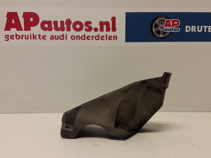 Usagé Support moteur Audi A4 Avant (B6) 2.0 20V Prix € 19,99 Règlement à la marge proposé par AP Auto's
