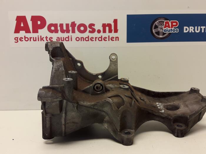 Usagé Support dynamo haut Audi A4 Avant (B6) 2.0 20V Prix € 19,99 Règlement à la marge proposé par AP Auto's