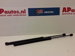Gebrauchte Set Gasdämpfer Heckklappe Audi A2 (8Z0) 1.4 TDI Preis € 45,00 Margenregelung angeboten von AP Autos