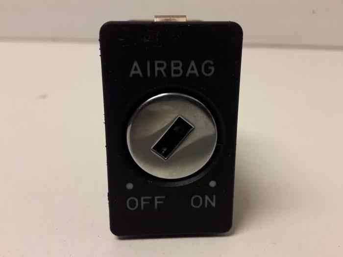 Airbag switch from a Audi A4 Cabrio (B7) 2.4 V6 30V 2005
