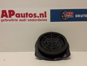 Usagé Haut-parleur Audi A1 Sportback (8XA/8XF) 1.2 TFSI Prix € 20,00 Règlement à la marge proposé par AP Autos