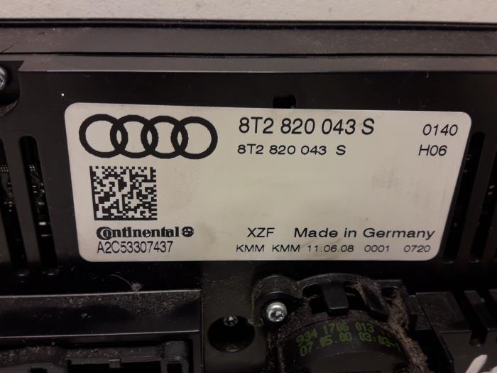 Climatronic panel from a Audi A4 (B8) 1.8 TFSI 16V 2008