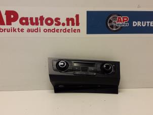 Usados Panel Climatronic Audi A4 (B8) 1.8 TFSI 16V Precio € 50,00 Norma de margen ofrecido por AP Autos