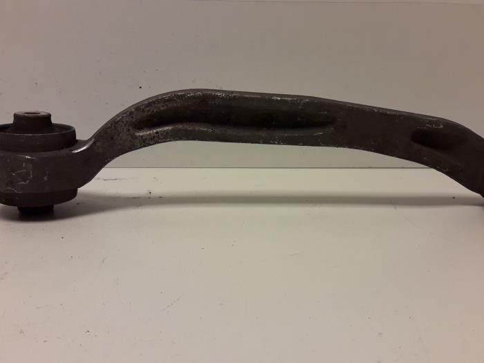 Front lower wishbone, right from a Audi A6 Avant (C6) 2.7 TDI V6 24V 2006