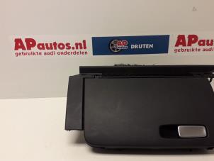 Usagé Boîte à gants Audi A1 Sportback (8XA/8XF) 1.2 TFSI Prix € 29,99 Règlement à la marge proposé par AP Autos