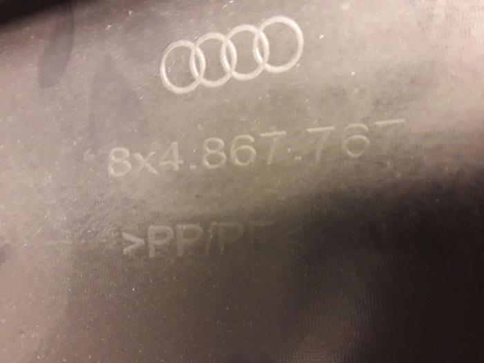 Okladzina panelu bocznego lewy tyl z Audi A1 Sportback (8XA/8XF) 1.2 TFSI 2012