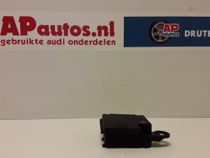 Usagé Distributeur de courant Audi A4 (B8) 1.8 TFSI 16V Prix € 19,99 Règlement à la marge proposé par AP Autos