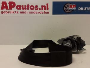 Używane Pas bezpieczenstwa prawy przód Audi A4 Cabrio (B7) 2.4 V6 30V Cena € 39,99 Procedura marży oferowane przez AP Autos