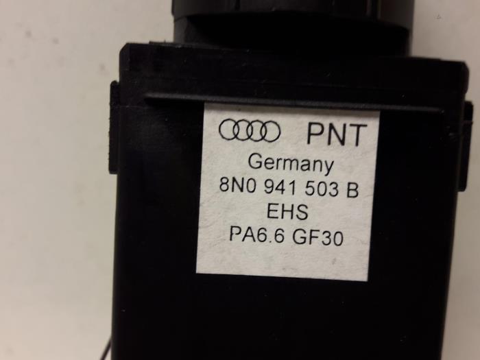 Rear window heating switch from a Audi TT (8N3) 1.8 20V Turbo Quattro 2000