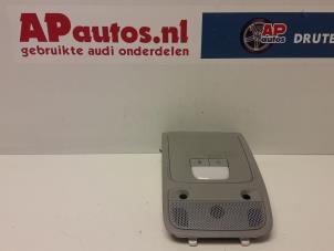 Używane Oswietlenie wewnetrzne przód Audi A1 (8X1/8XK) 1.6 TDI 16V Cena € 35,00 Procedura marży oferowane przez AP Autos