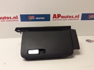 Usagé Boîte à gants Audi A1 (8X1/8XK) 1.6 TDI 16V Prix € 50,00 Règlement à la marge proposé par AP Autos