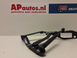 Usagé Charnière capot Audi TT (8N3) 1.8 20V Turbo Quattro Prix € 20,00 Règlement à la marge proposé par AP Autos