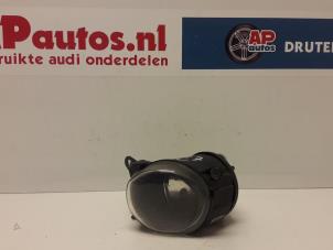 Używane Swiatlo przeciwmgielne lewy przód Audi A4 Avant (B5) 2.4 30V Cena € 45,00 Procedura marży oferowane przez AP Autos