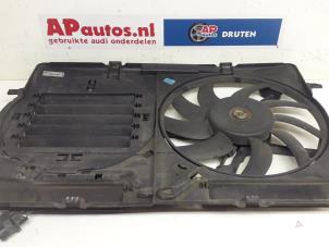Usagé Boîtier ventilateur Audi A4 (B8) 1.8 TFSI 16V Prix € 99,99 Règlement à la marge proposé par AP Autos