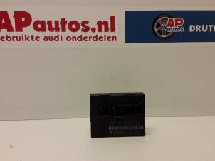 Usados Módulo de confort Audi A3 Sportback (8PA) 1.6 Precio € 50,00 Norma de margen ofrecido por AP Autos