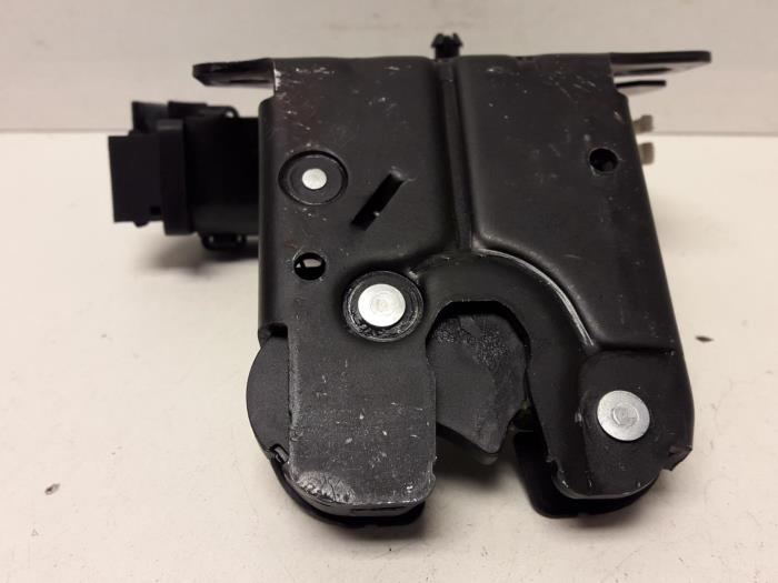 Tailgate lock mechanism Audi A3 Sportback 1.6 - 8P4827505B