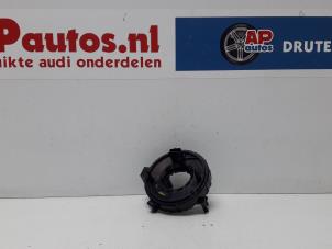 Usados Muelle de reloj airbag Audi A4 Avant (B5) 1.9 TDI Precio € 45,00 Norma de margen ofrecido por AP Autos