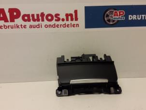 Usagé Cendrier avant Audi Q5 (8RB) 2.0 TDI 16V Quattro Prix € 15,00 Règlement à la marge proposé par AP Autos