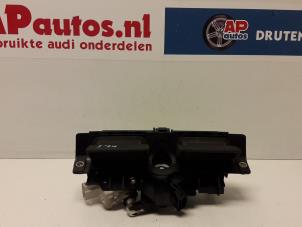 Usados Manija del portón trasero Audi A6 Avant (C5) 2.5 TDI V6 24V Precio € 9,99 Norma de margen ofrecido por AP Autos