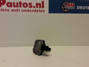 Używane Czujnik poziomu oleju Audi A6 Cena € 20,00 Procedura marży oferowane przez AP Autos
