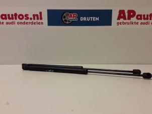 Gebrauchte Set Gasdämpfer Heckklappe Audi A4 (B6) 2.0 20V Preis € 35,00 Margenregelung angeboten von AP Autos