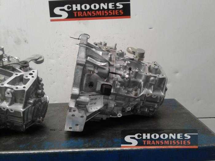 Gearbox from a Toyota Verso S 1.33 16V Dual VVT-I 2012