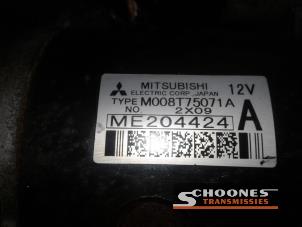 Używane Rozrusznik Mitsubishi Pajero Cena € 63,00 Procedura marży oferowane przez Schoones Transmissies B.V.