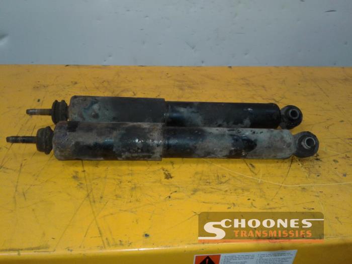 Fronts shock absorber, left from a Ford Ranger 2005