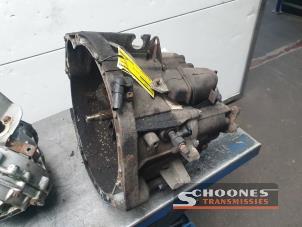 Used Gearbox Renault Master III (FD/HD) Price € 571,73 Inclusive VAT offered by Schoones Transmissies B.V.